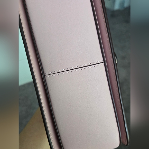 Coach Studio 19 - Picture 16 of 16